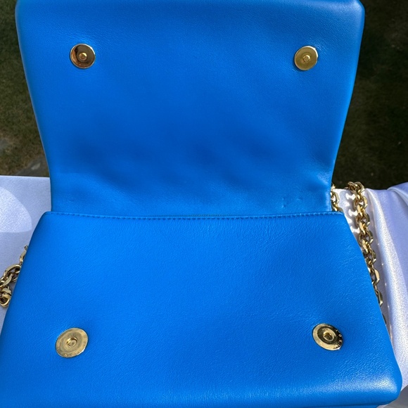 Louis Vuitton Coussin PM in limited-edition blue lambskin embossed with COA - Picture 3 of 7